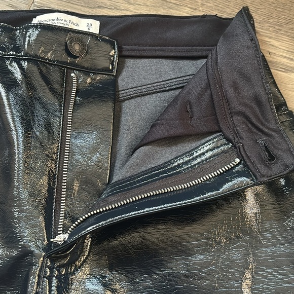 Abercrombie & Fitch | 90s Straight Ultra High Rise Shiny Vegan Leather Pants 28 - Picture 7 of 14